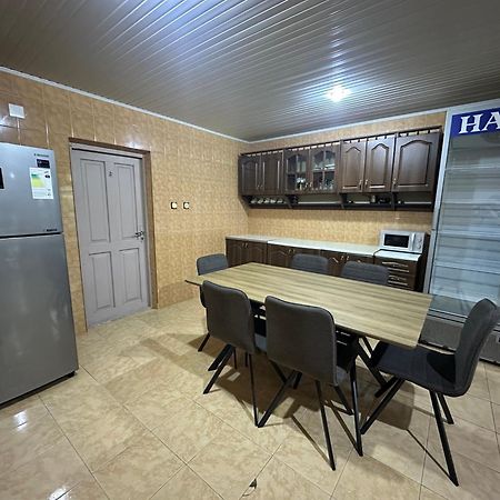 Linda Guest House Батуми Екстериор снимка