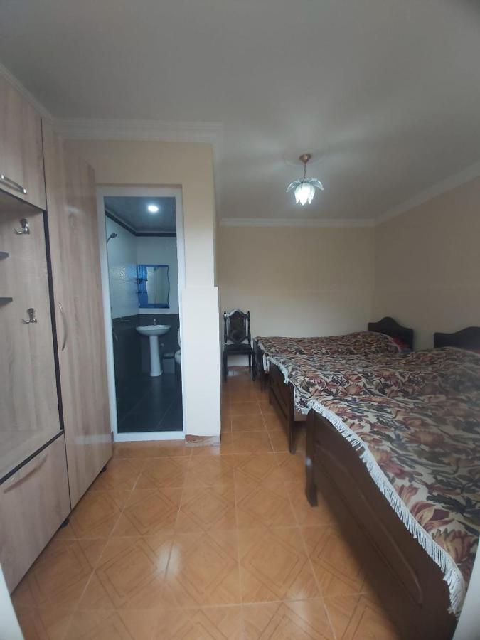 Linda Guest House Батуми Екстериор снимка