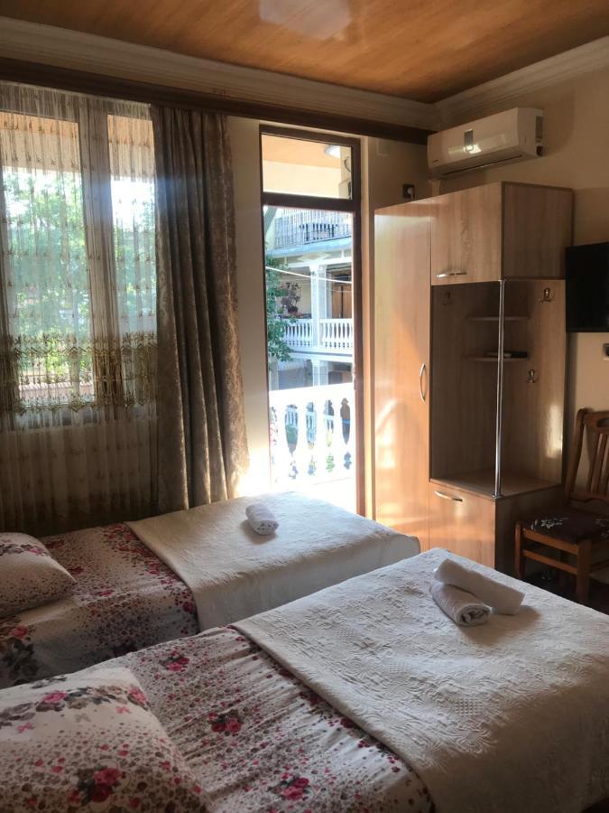 Linda Guest House Батуми Екстериор снимка