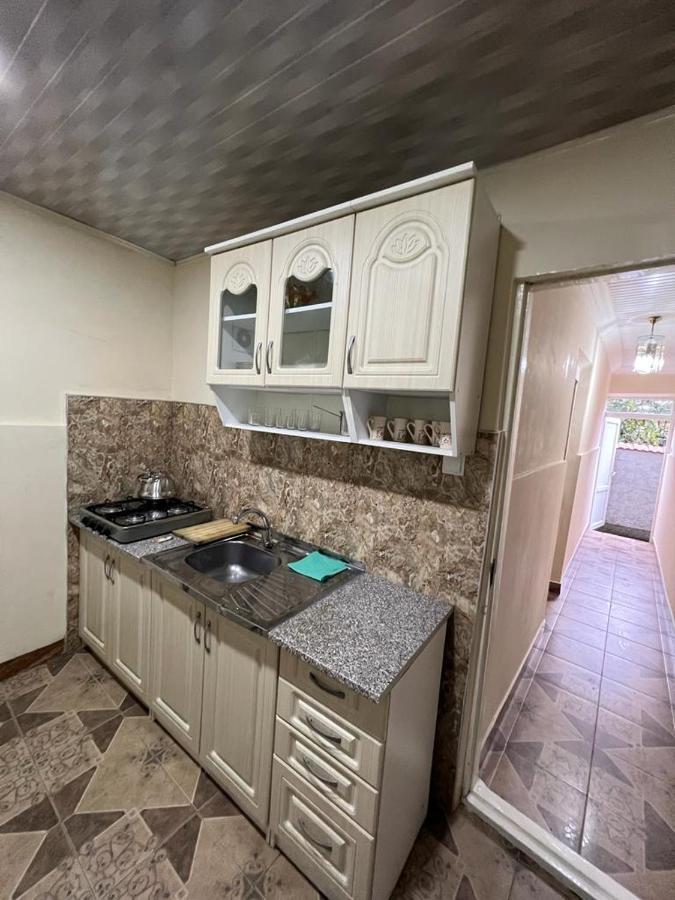 Linda Guest House Батуми Екстериор снимка