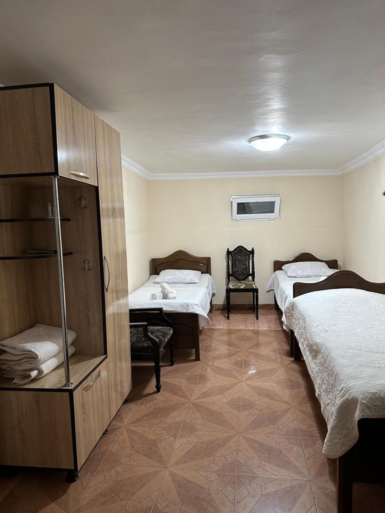 Linda Guest House Батуми Екстериор снимка