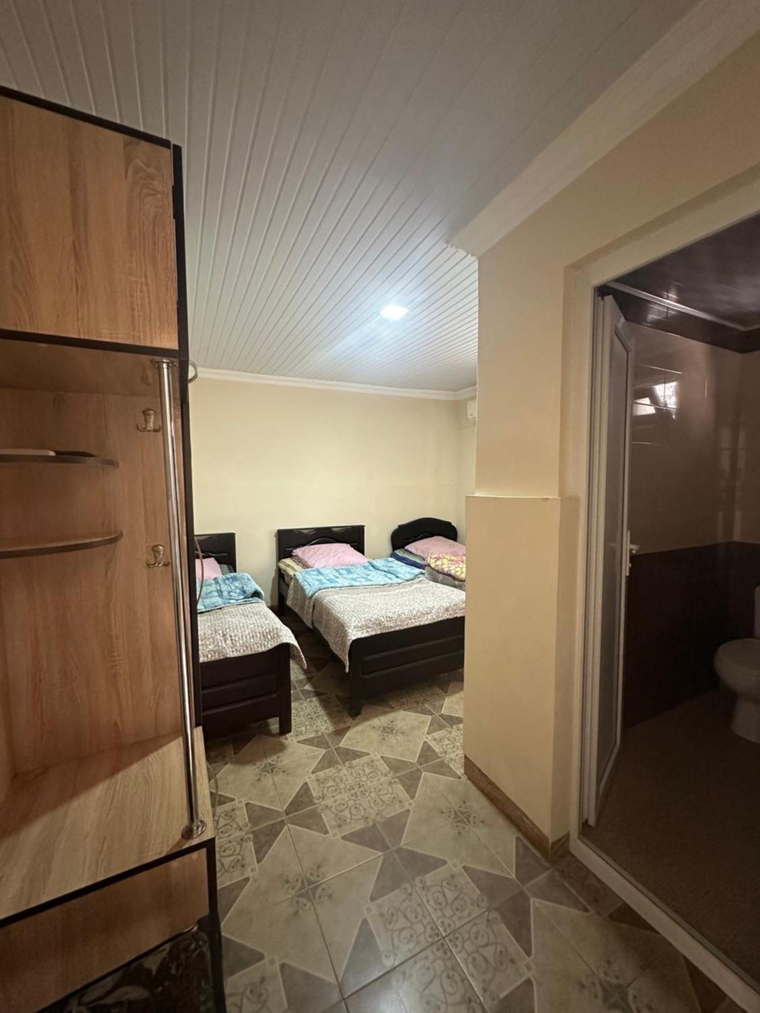 Linda Guest House Батуми Екстериор снимка