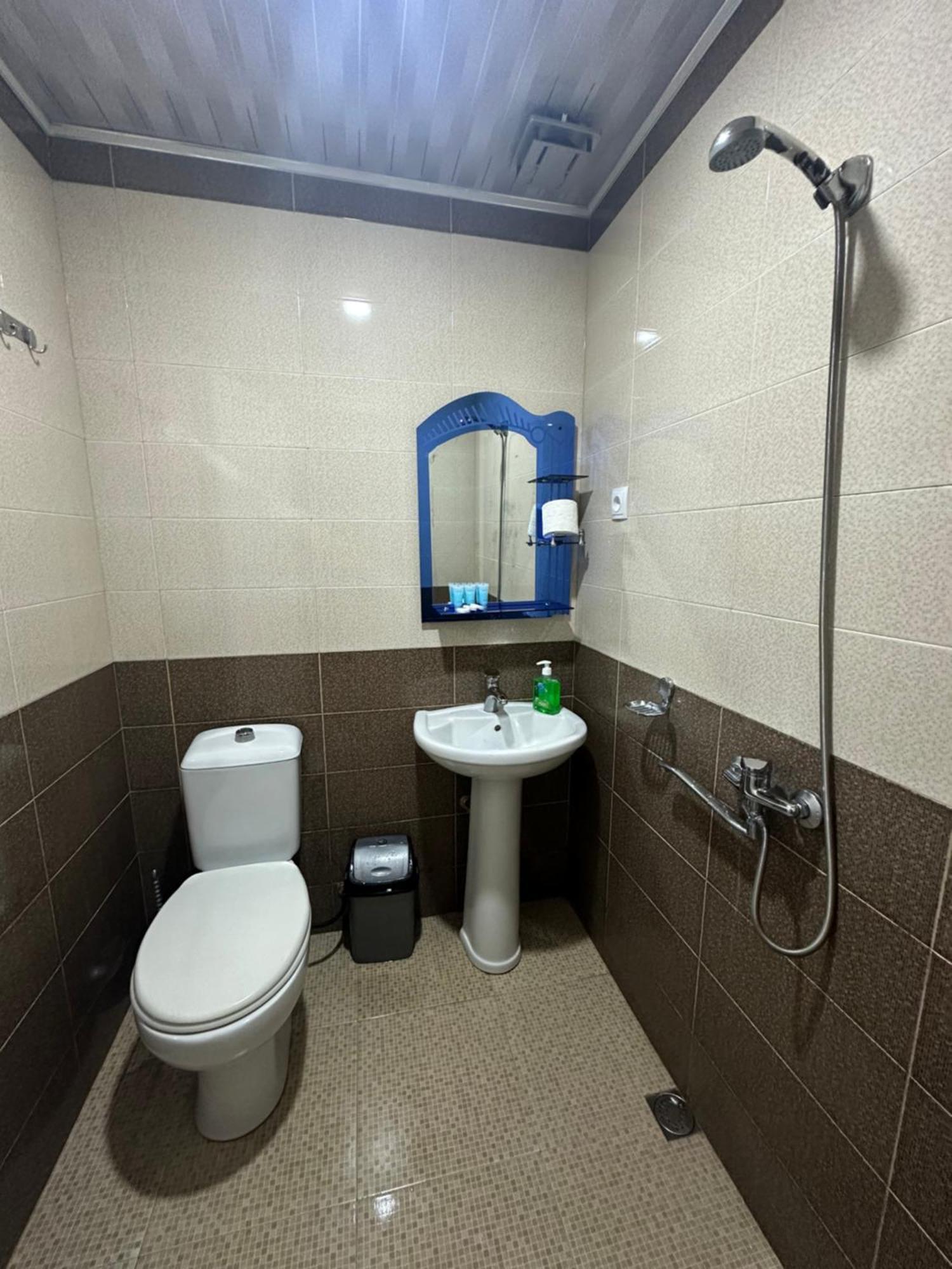 Linda Guest House Батуми Екстериор снимка