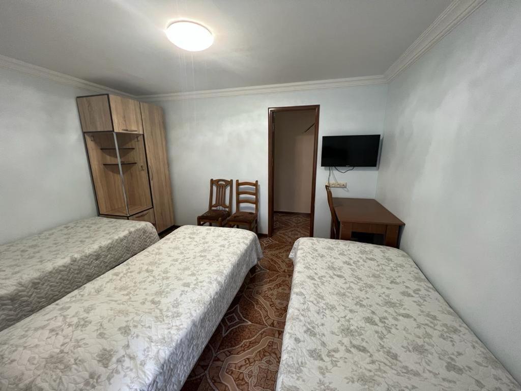 Linda Guest House Батуми Екстериор снимка