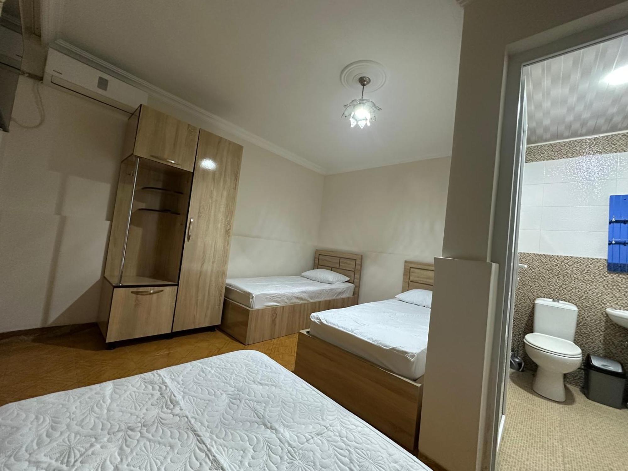 Linda Guest House Батуми Екстериор снимка