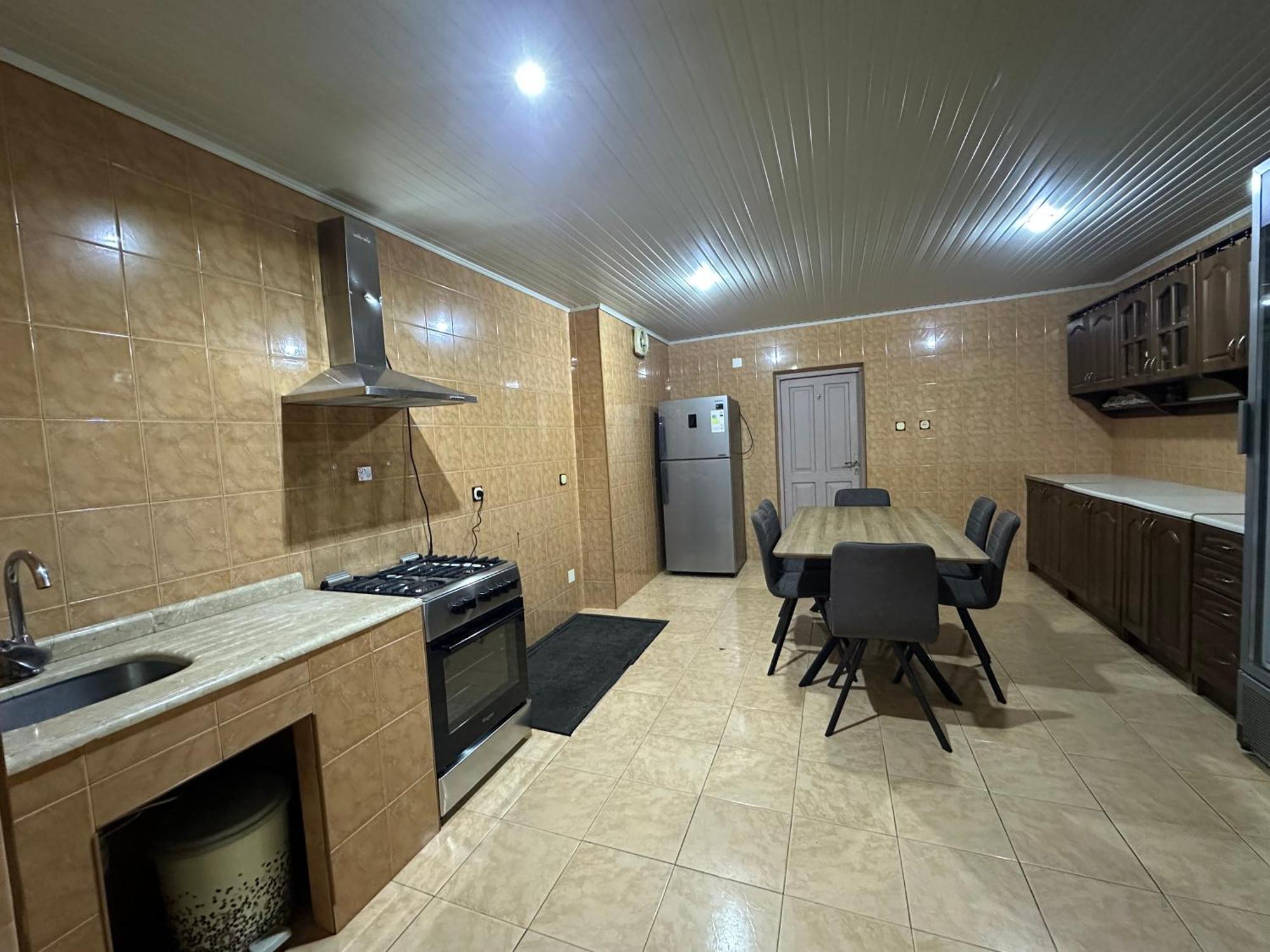 Linda Guest House Батуми Екстериор снимка