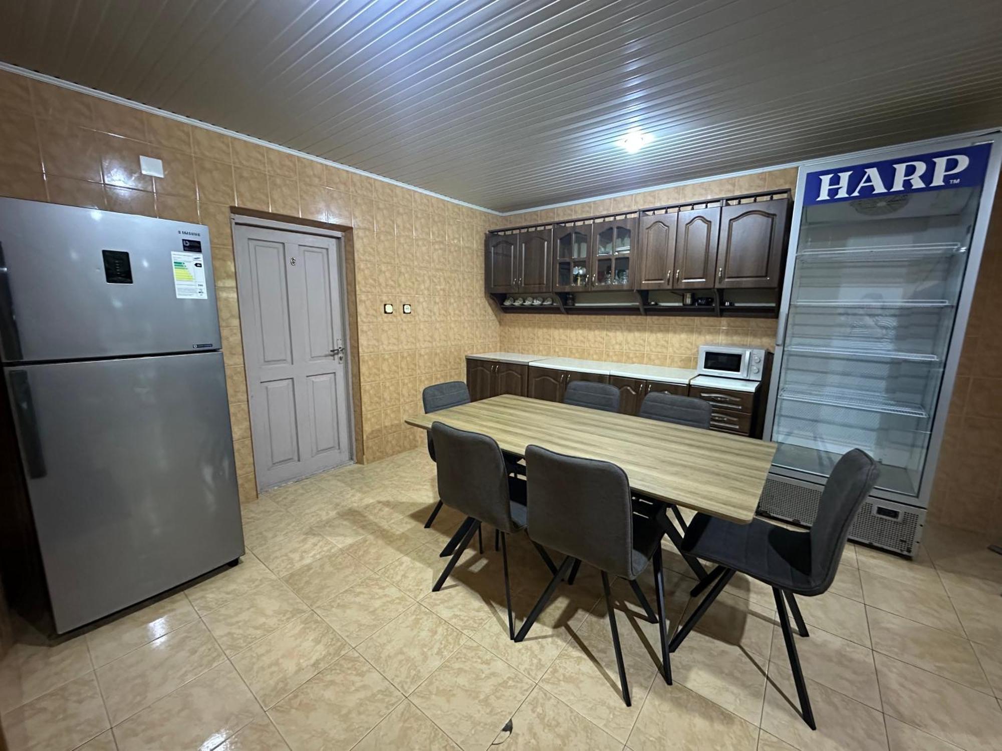 Linda Guest House Батуми Екстериор снимка