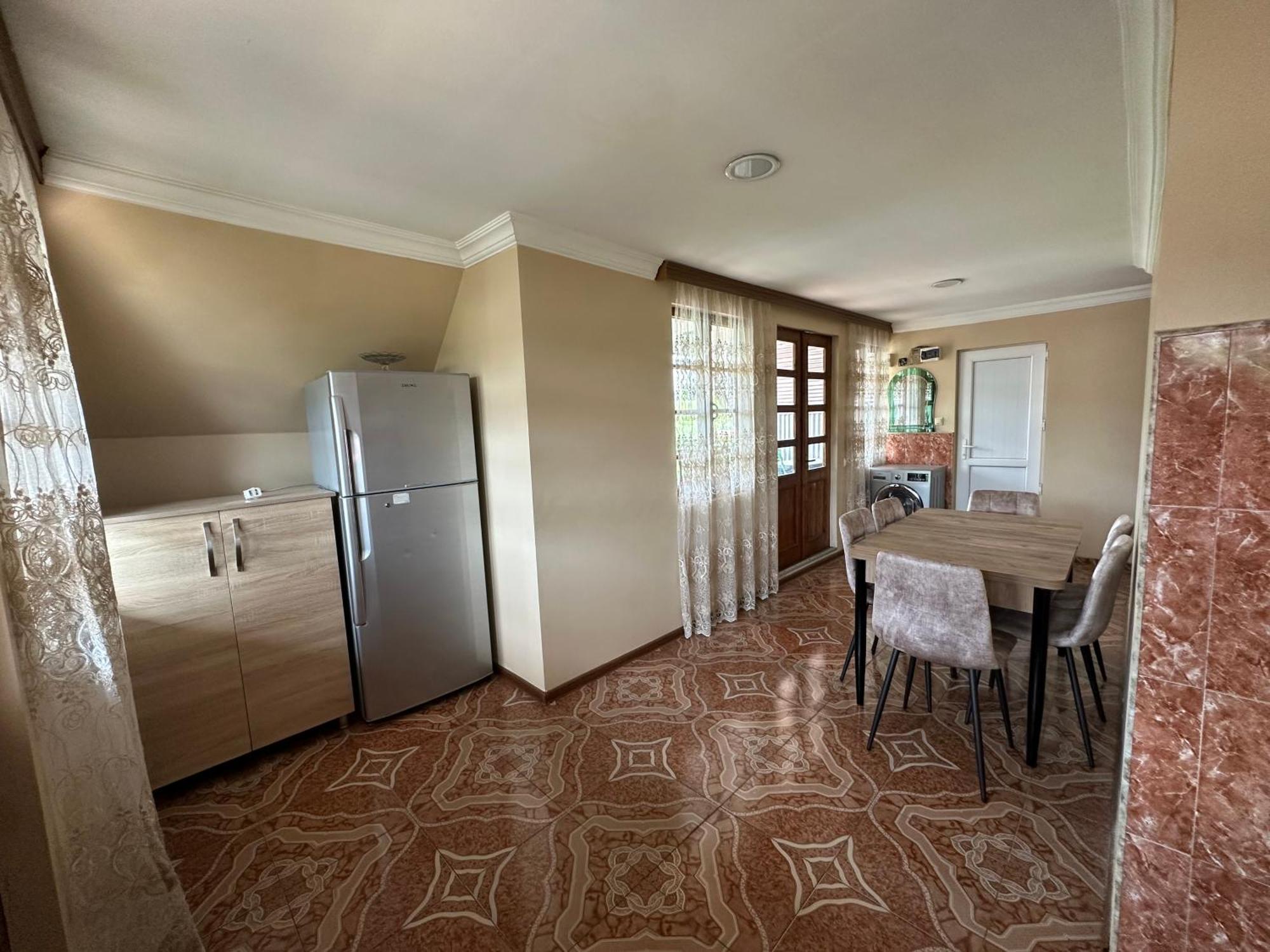 Linda Guest House Батуми Екстериор снимка