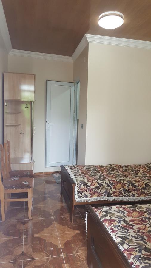Linda Guest House Батуми Екстериор снимка