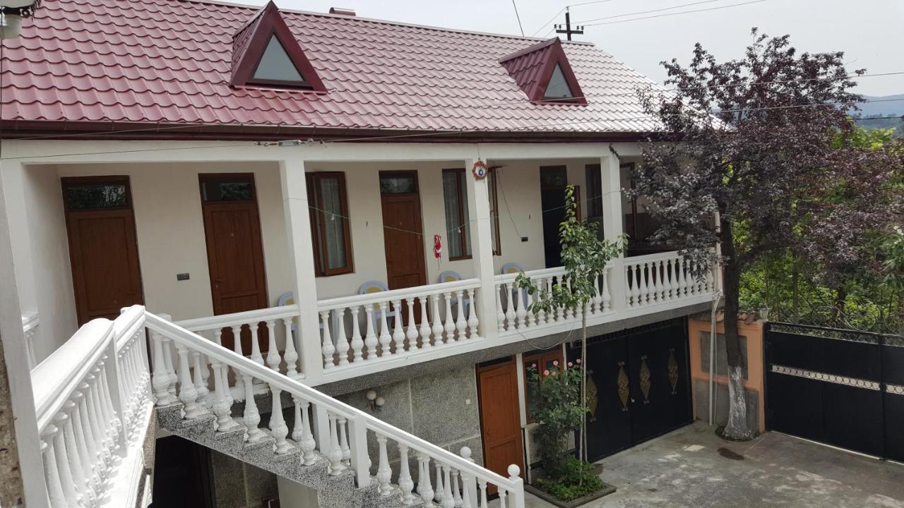 Linda Guest House Батуми Екстериор снимка