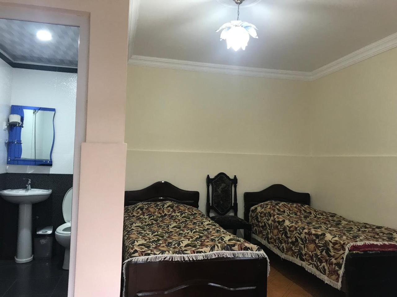 Linda Guest House Батуми Екстериор снимка