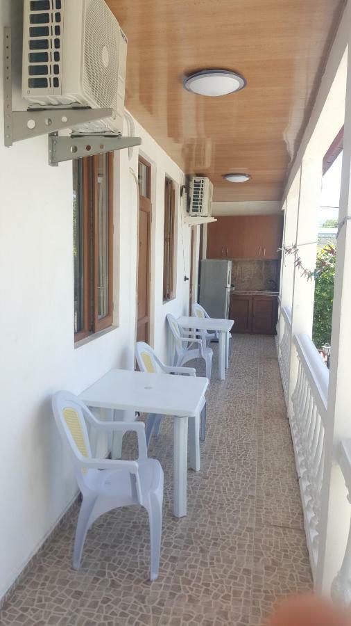 Linda Guest House Батуми Екстериор снимка